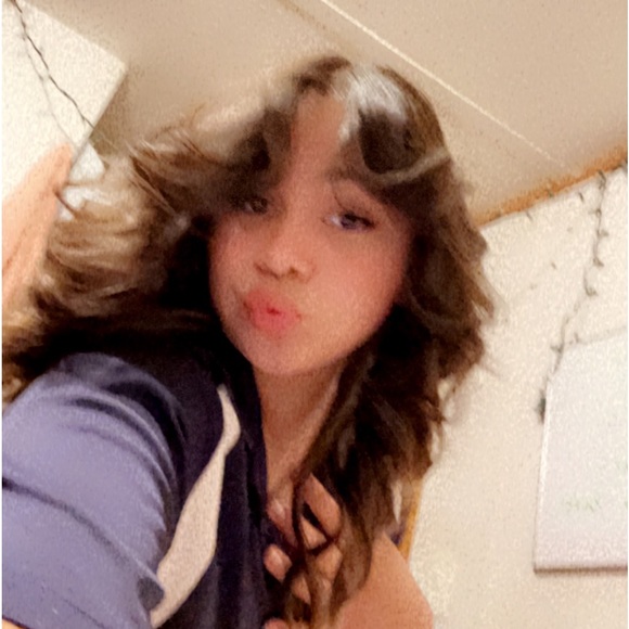 Meet your Posher, Syanna - Picture 2 of 3